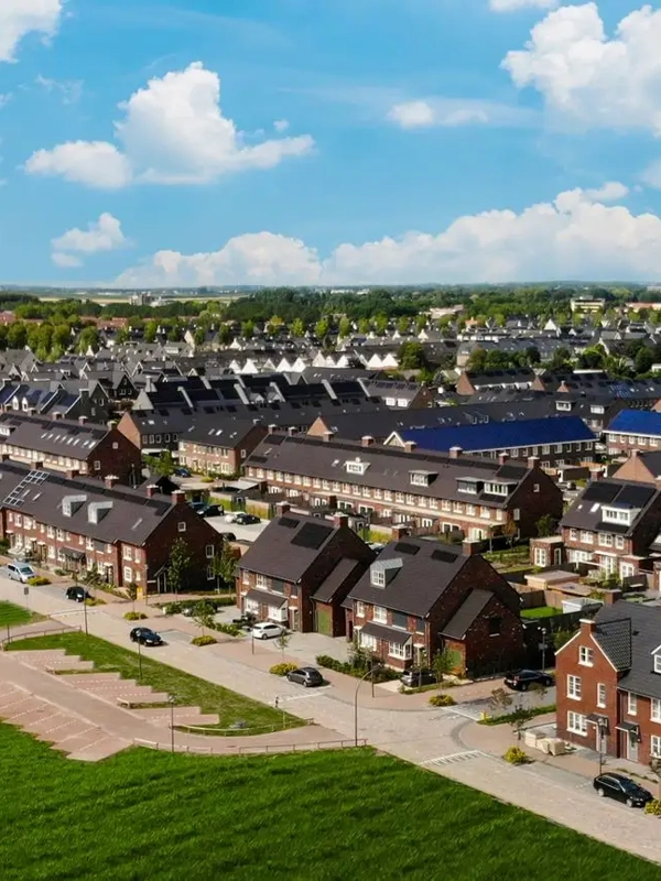 Een wijk met verschillende typen woningen in Nederland
