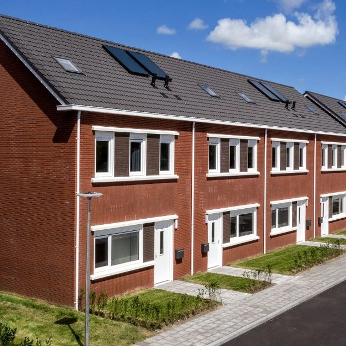 Zonnecollectoren op daken in Groningen