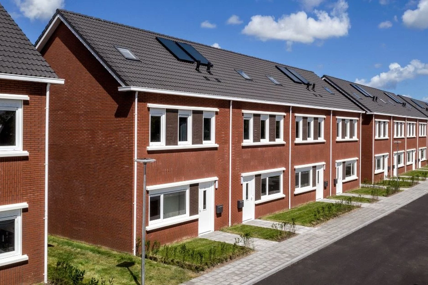 Zonnecollectoren op daken in Groningen