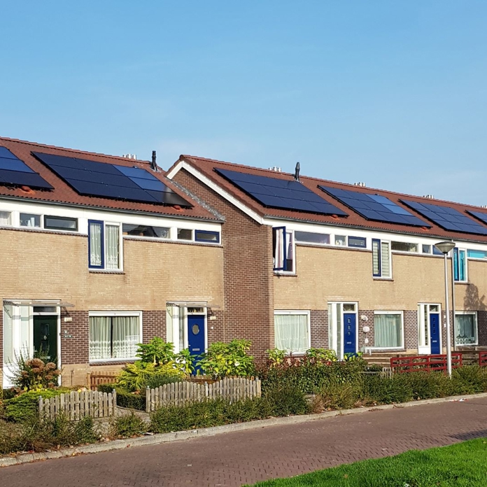 Zonnecollectoren gecombineerd met zonnepanelen in Rozenburg