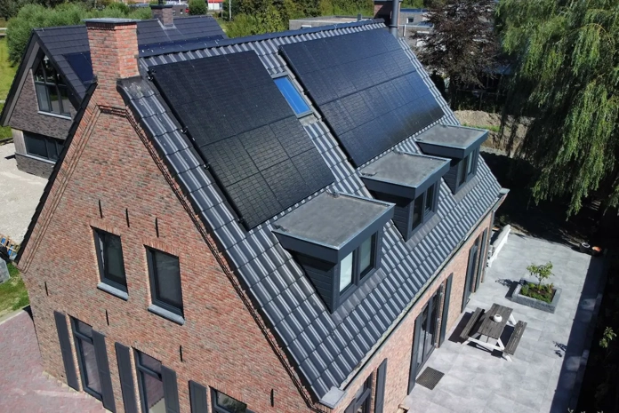 PVT panelen met zonnepanelen op een woning