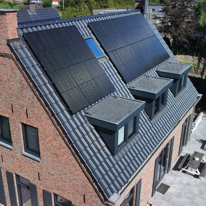 PVT panelen met zonnepanelen op een woning