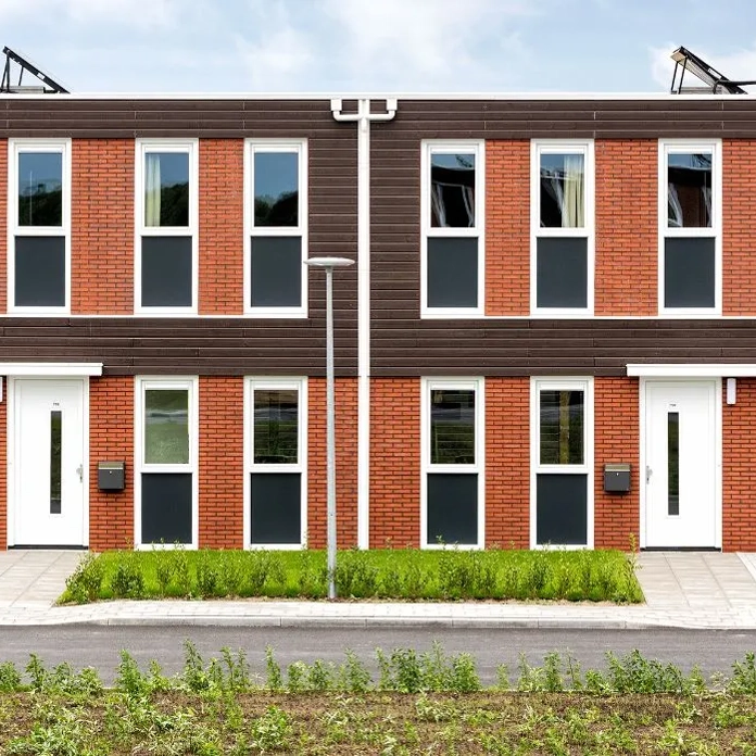 Zonnecollectoren op platdak Loppersum Groningen