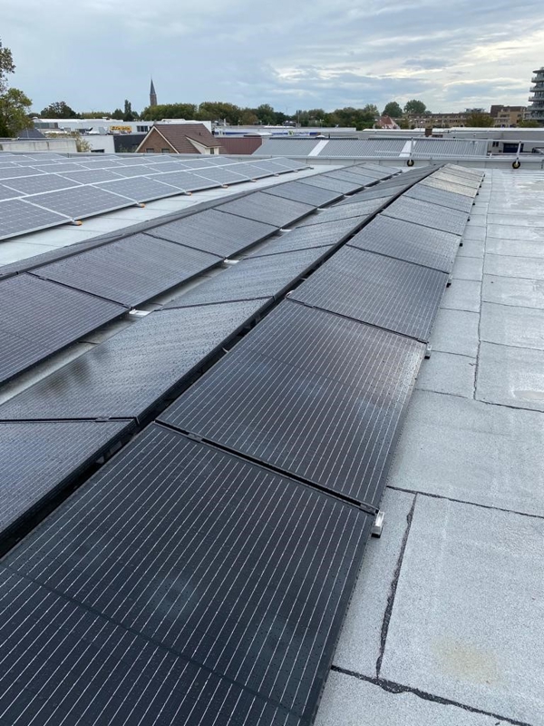 HR energy PVT panelen zakelijk plat dak