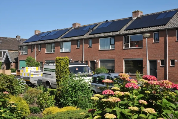 Zonnecollectoren gecombineerd met zonnepanelen in Nijkerk
