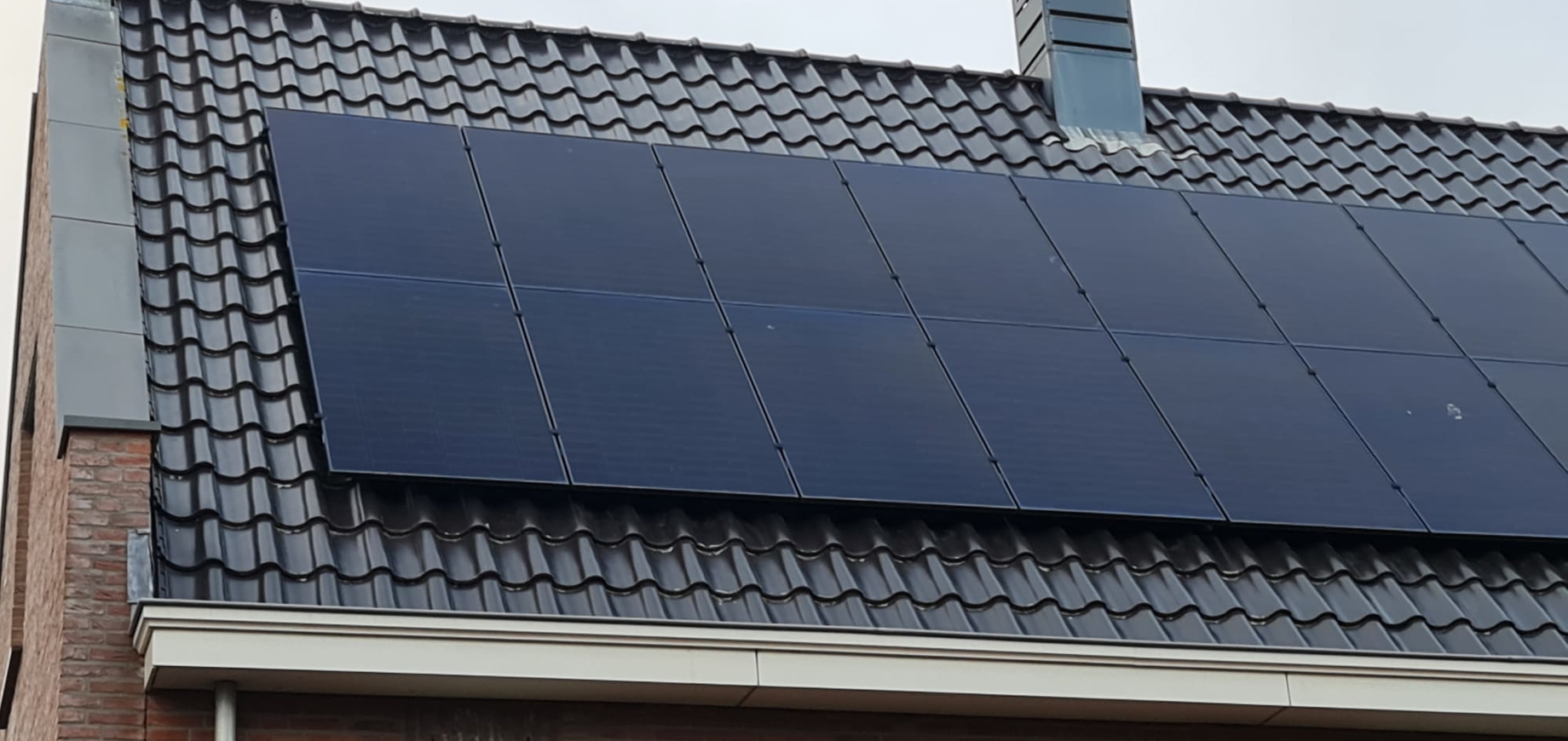HR energy PVT panelen op een woonhuis