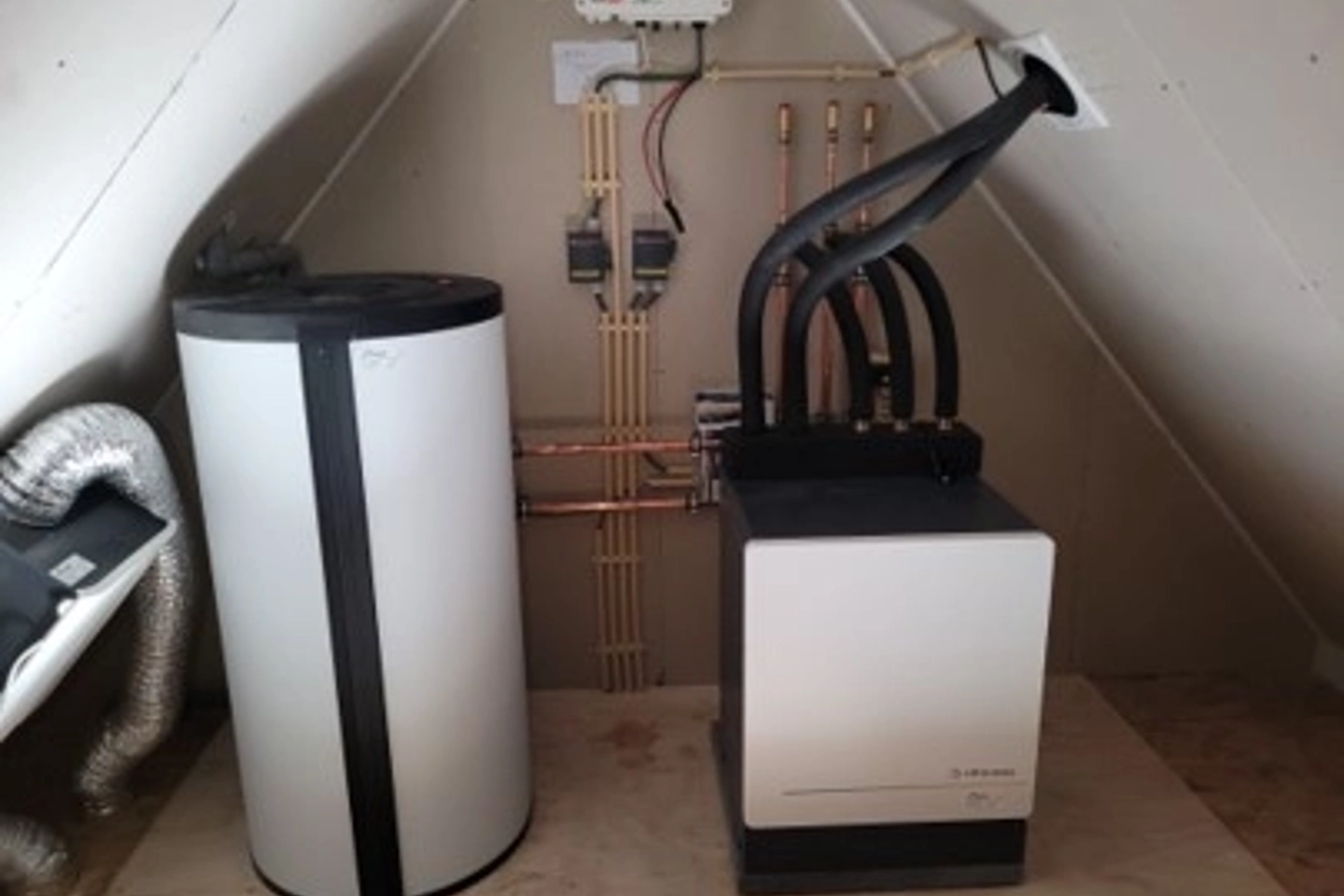 HR energy Qube en Qstore in huis geplaatst