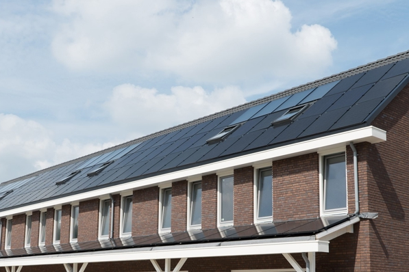 Zonnecollectoren gecombineerd met zonnepanelen in Almere
