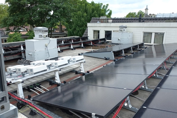 PVT panelen van HR energy op een appartementencomplex